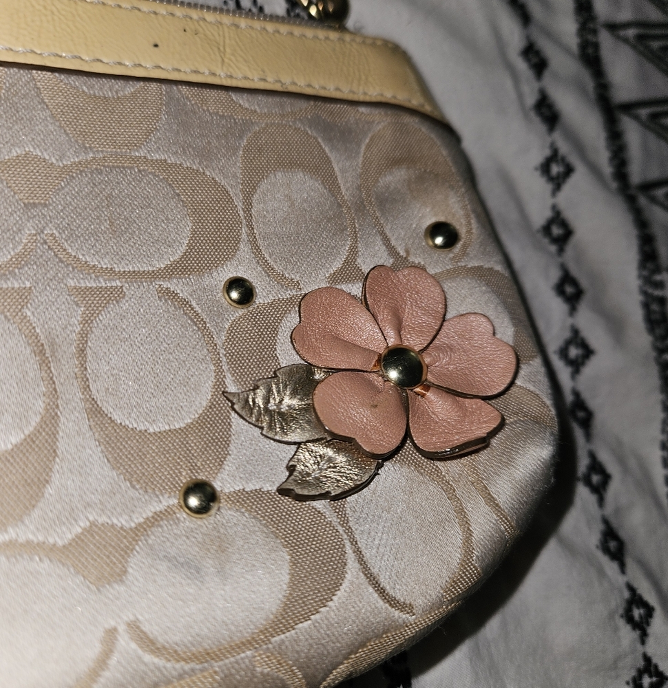 Coach Wristlet - Picture 3 of 4